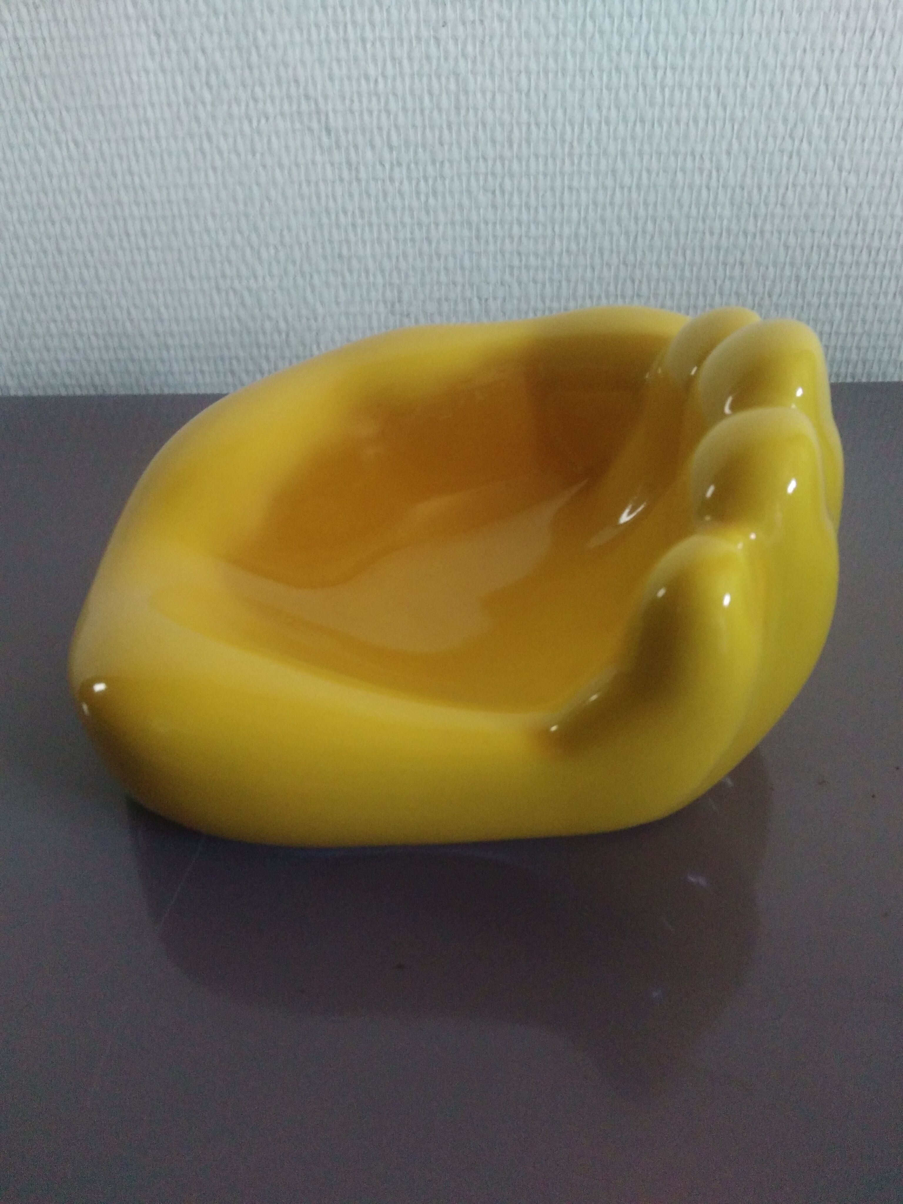 Hand shaped trinket bowl of Dig Jouve