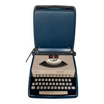 Remington Envoy III Sperry Rand 1970 typewriter in working condition