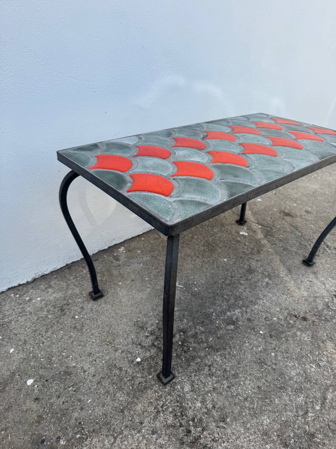 Ceramic coffee table with scales from the 1950s.