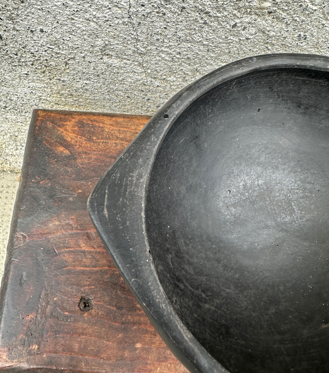 Ancient bowl, Colombian ceramic pottery La Chamba.