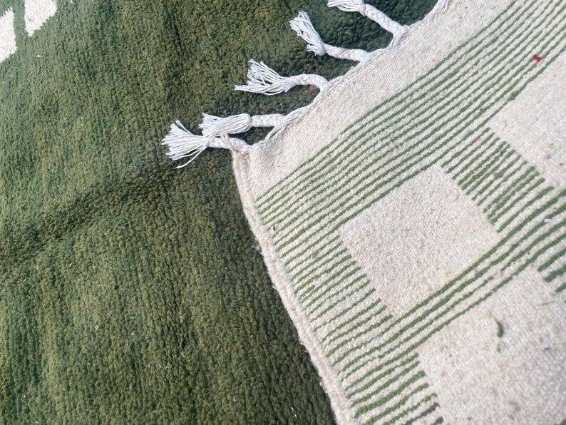Traditional handwoven Berber rug size 2/3 m