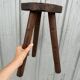 Tabouret tripode ancien