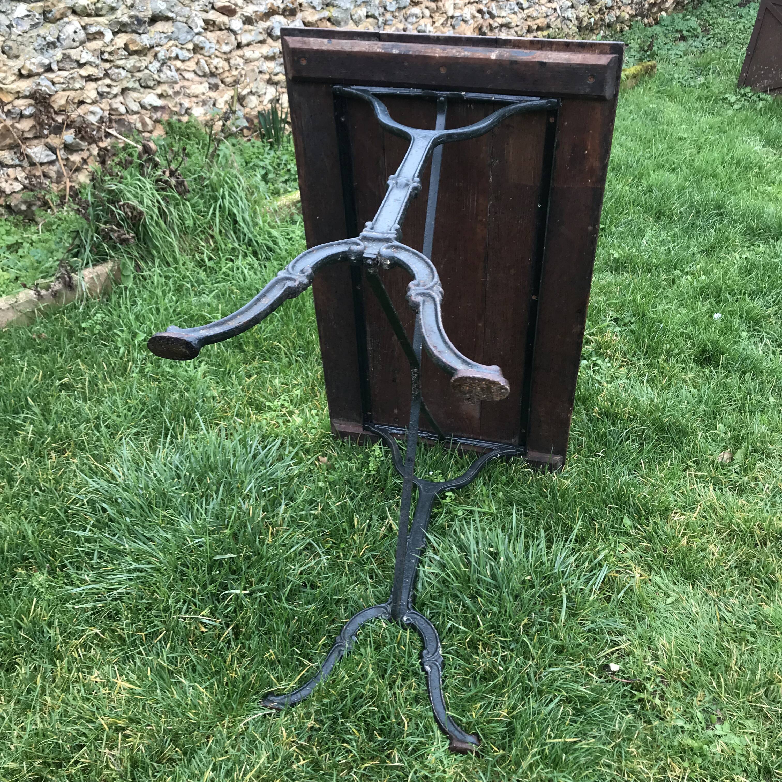 Vintage bistro table 4 people oak tray