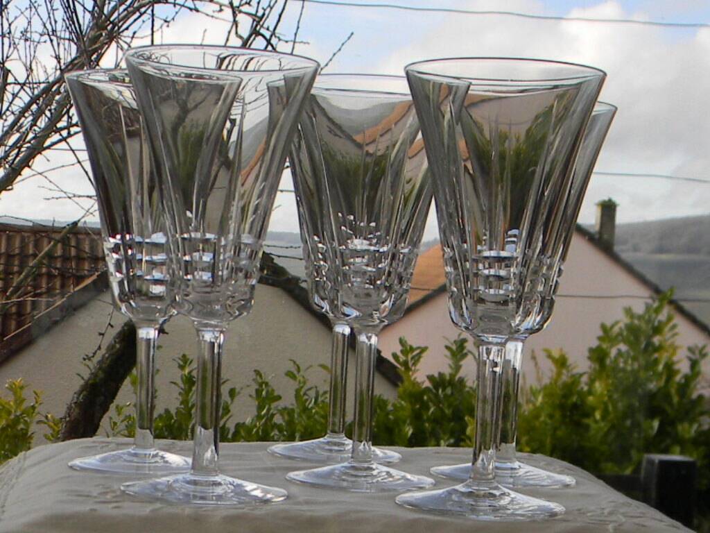6 red wine glasses in crystal villeroy et boch. concorde model.