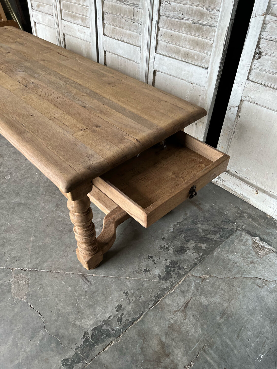Farm table
