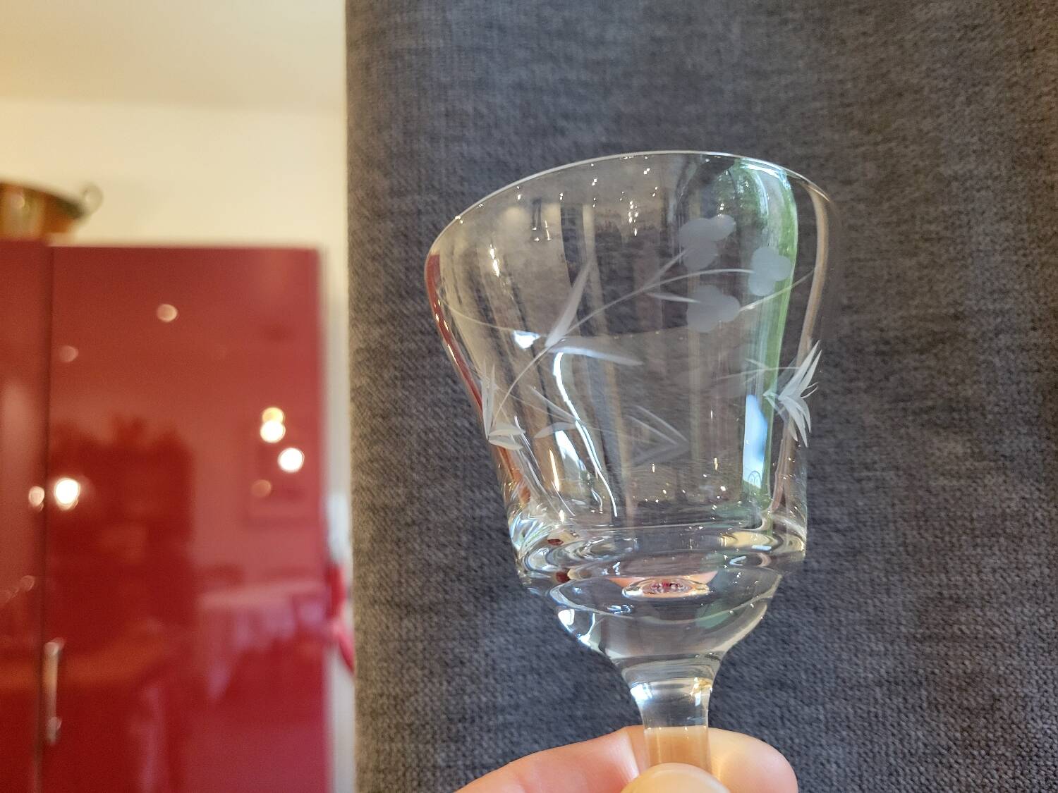 12 crystal wine glasses engraved with floral patterns