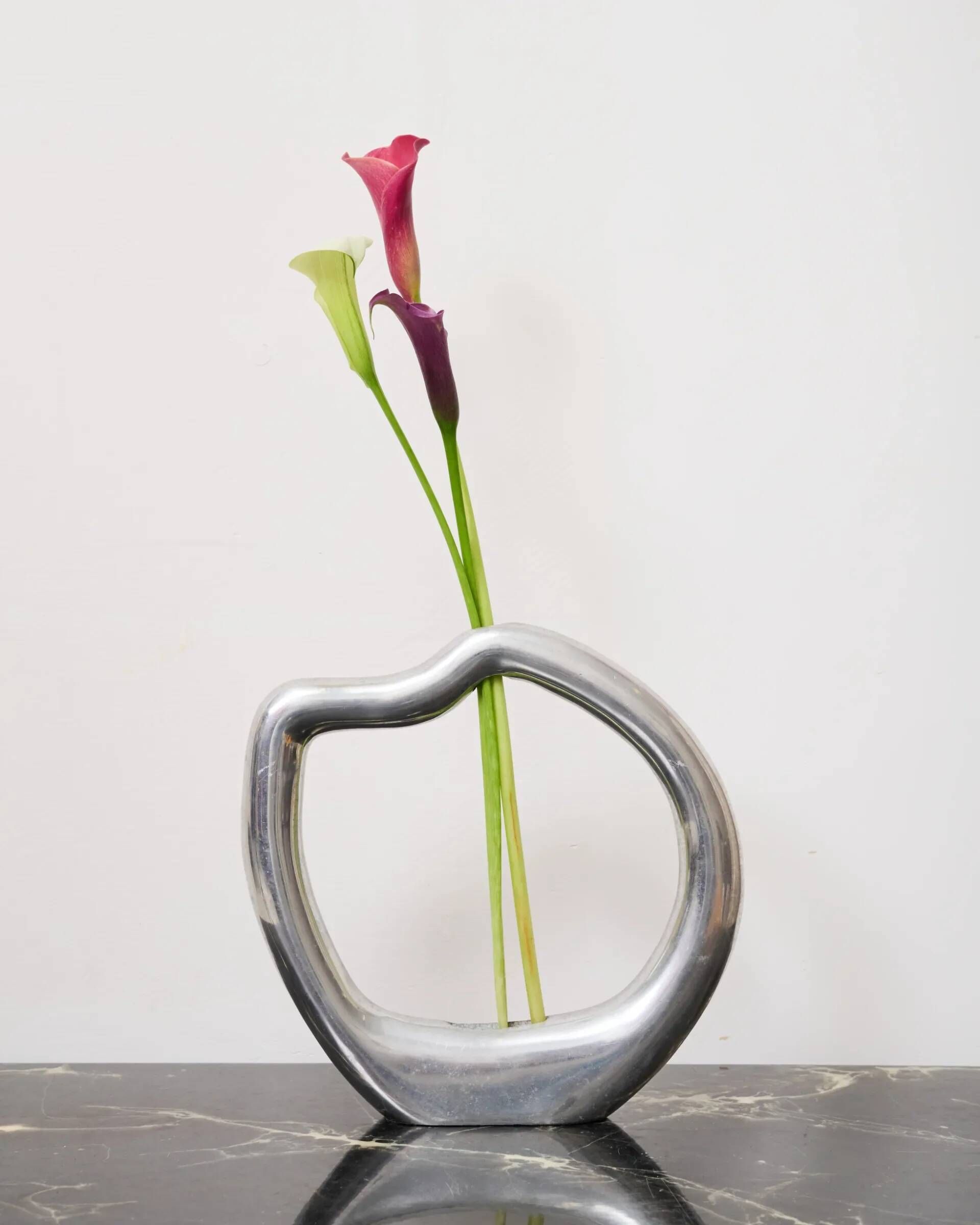 Vase "Halo" en fonte d'aluminium forme libre, 1970s