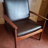 Mobelfakta Scandinavian armchair