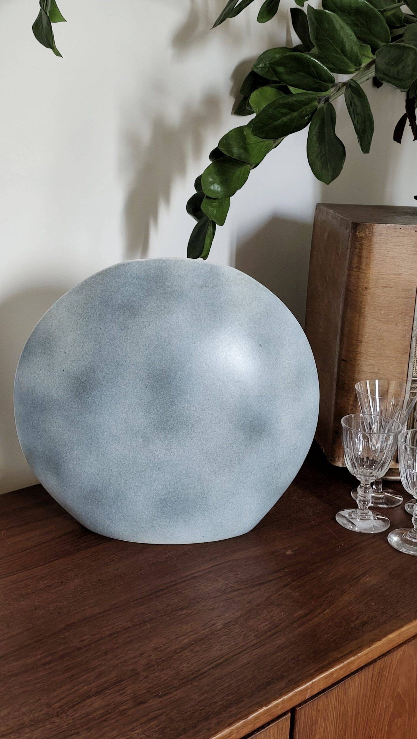 Large Virebent lenticular vase – Mountain sky design