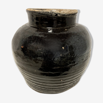 Pot en céramique rustique en grés