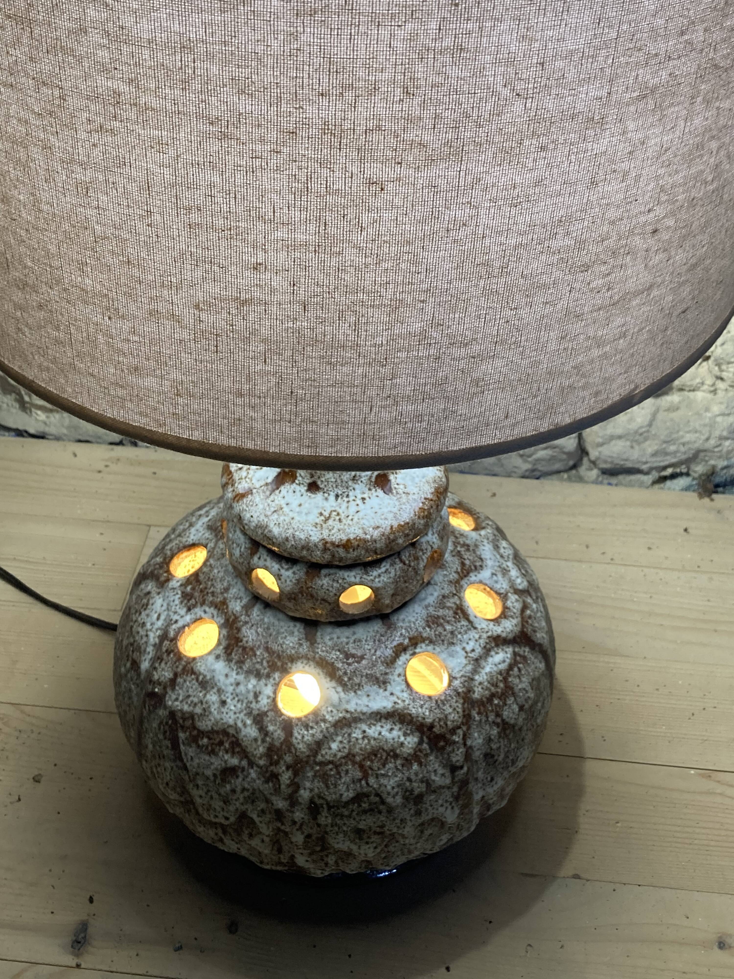 Table lamp