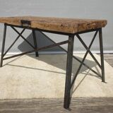 Eiffel metal base workshop with rivets