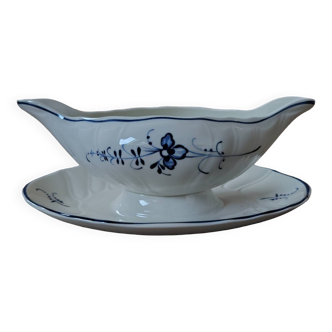 Villeroy and Boch gravy boat