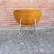 Chaise scandinave en bois thermoformé