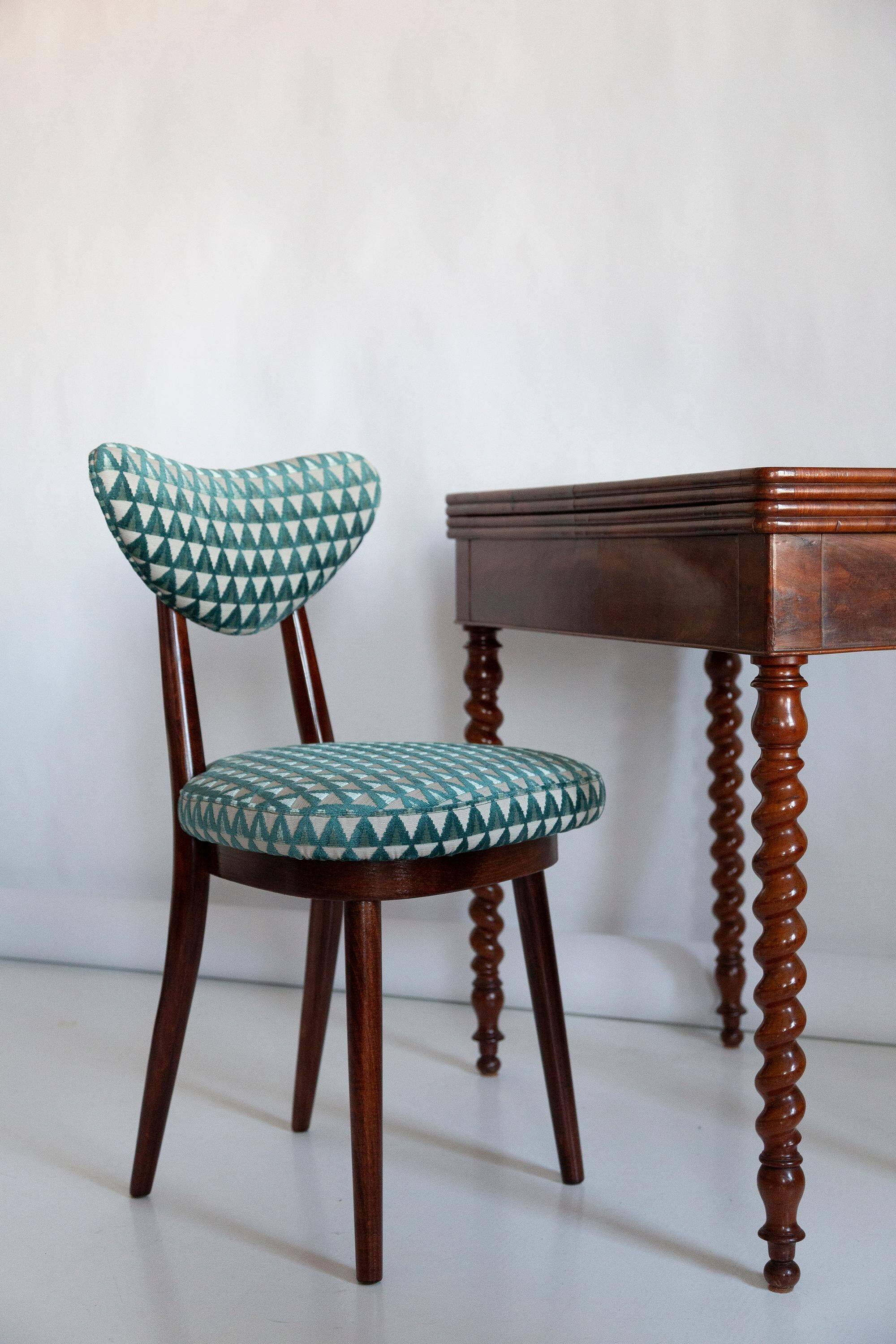 Mid-Century heart-shaped armchair in Amuleto green velvet, Europe, 1960s