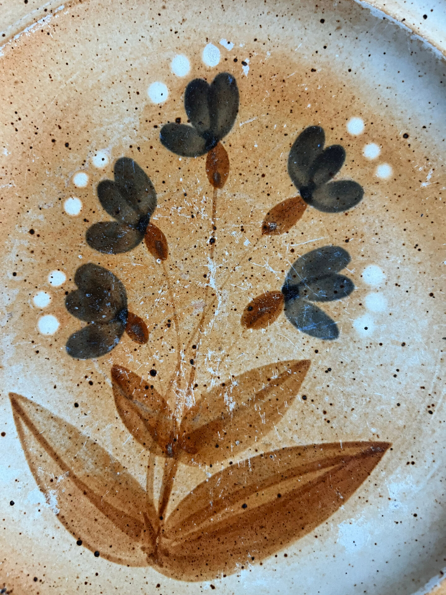 6 assiettes plates en grès 