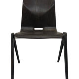 Pagholz Galvanitas S22 stackable school chair