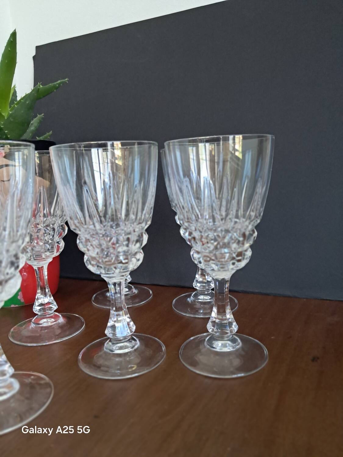6 new crystal wine glasses from Arques, Pompadour model
