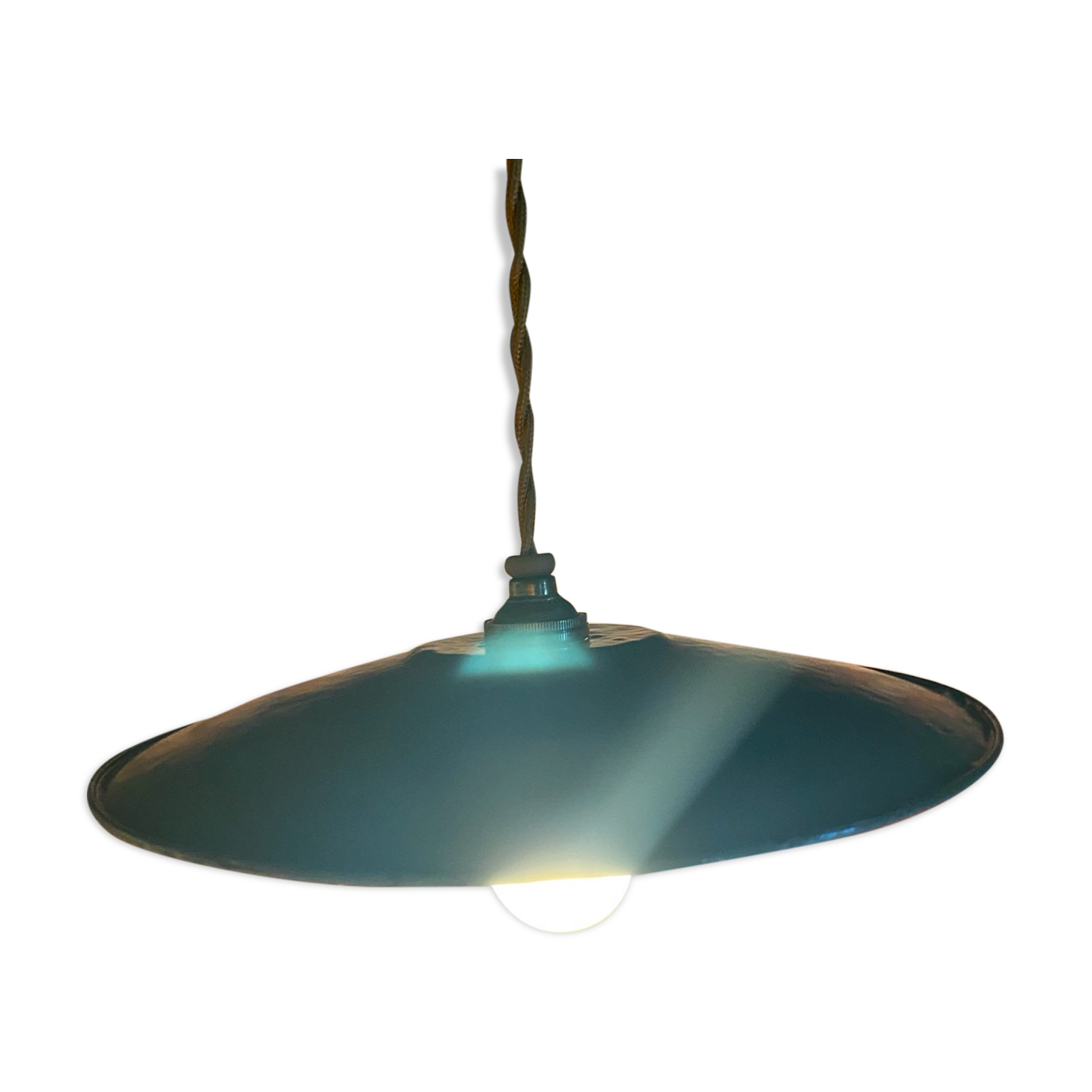 Suspension lamp in enamelled sheet metal