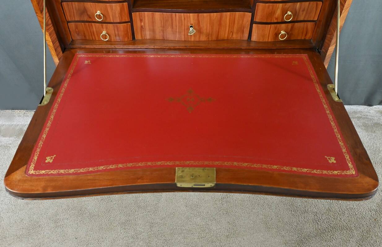 Precious wood secretary, Louis XV – Late 18th century