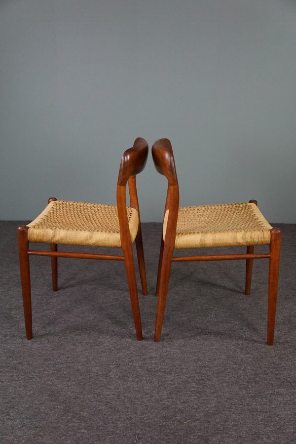 Set of 6 chairs and dining table Niels Otto Møller