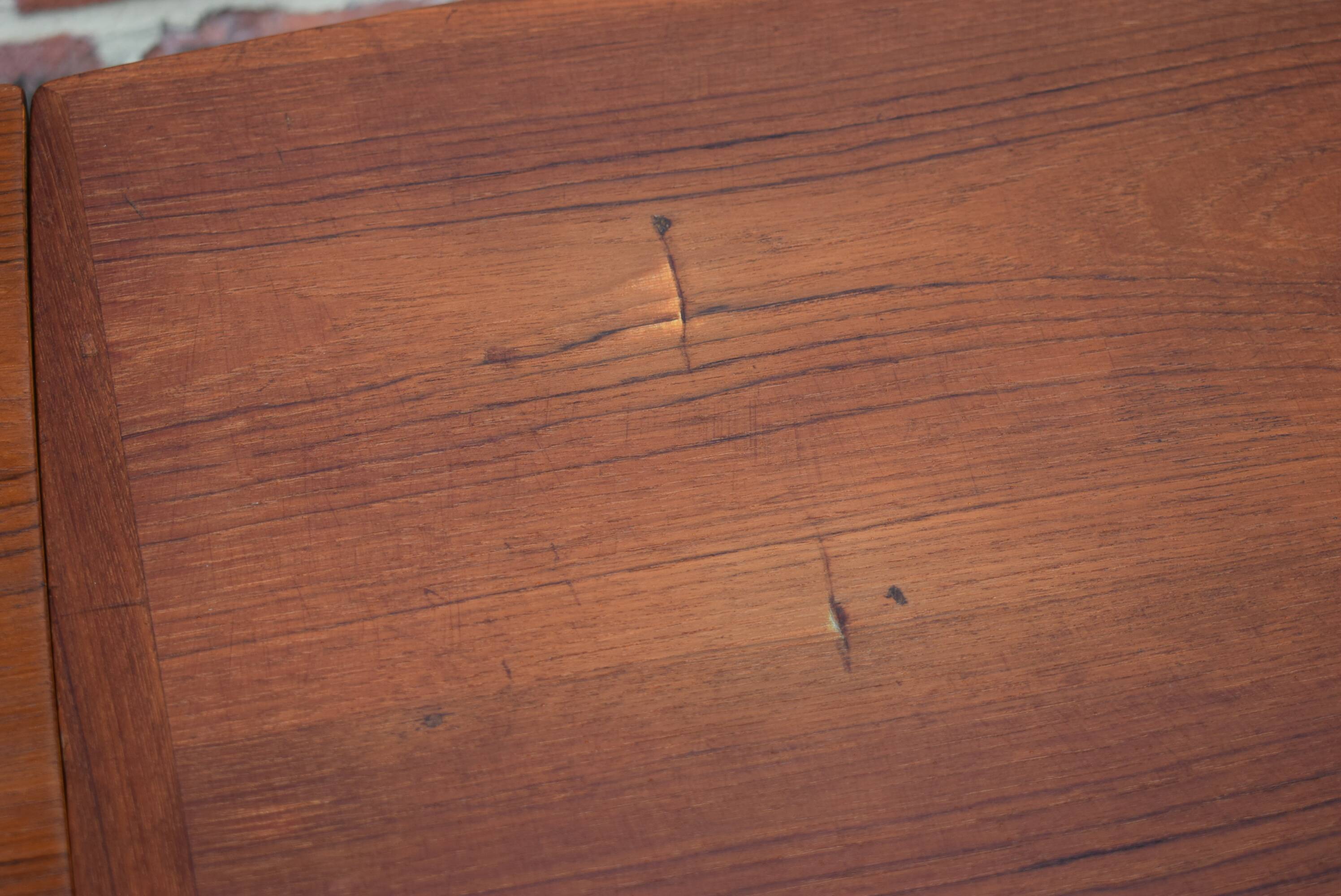 Hundevad chicken table