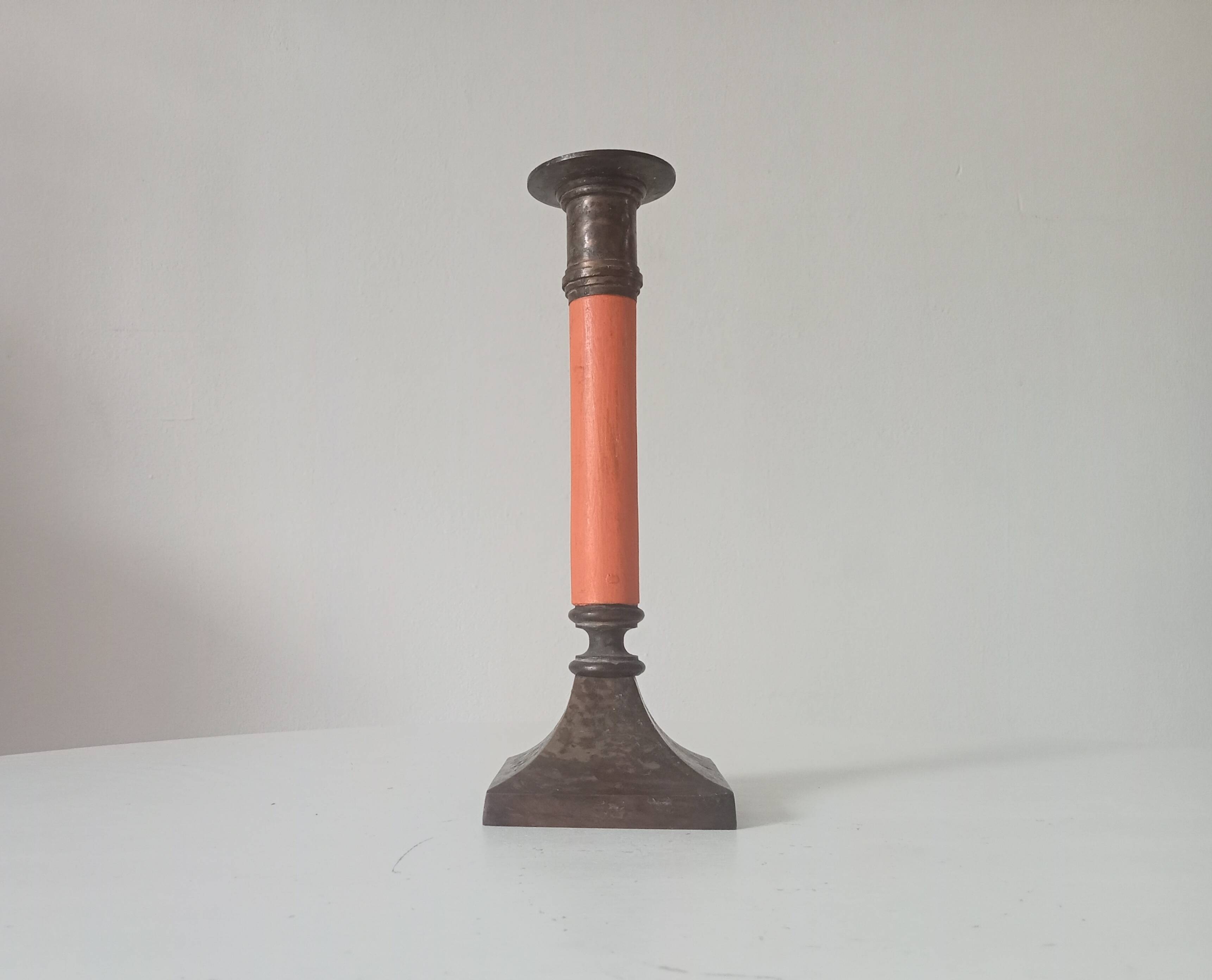 Vintage candlestick in solid gilded brass and orange wood.
