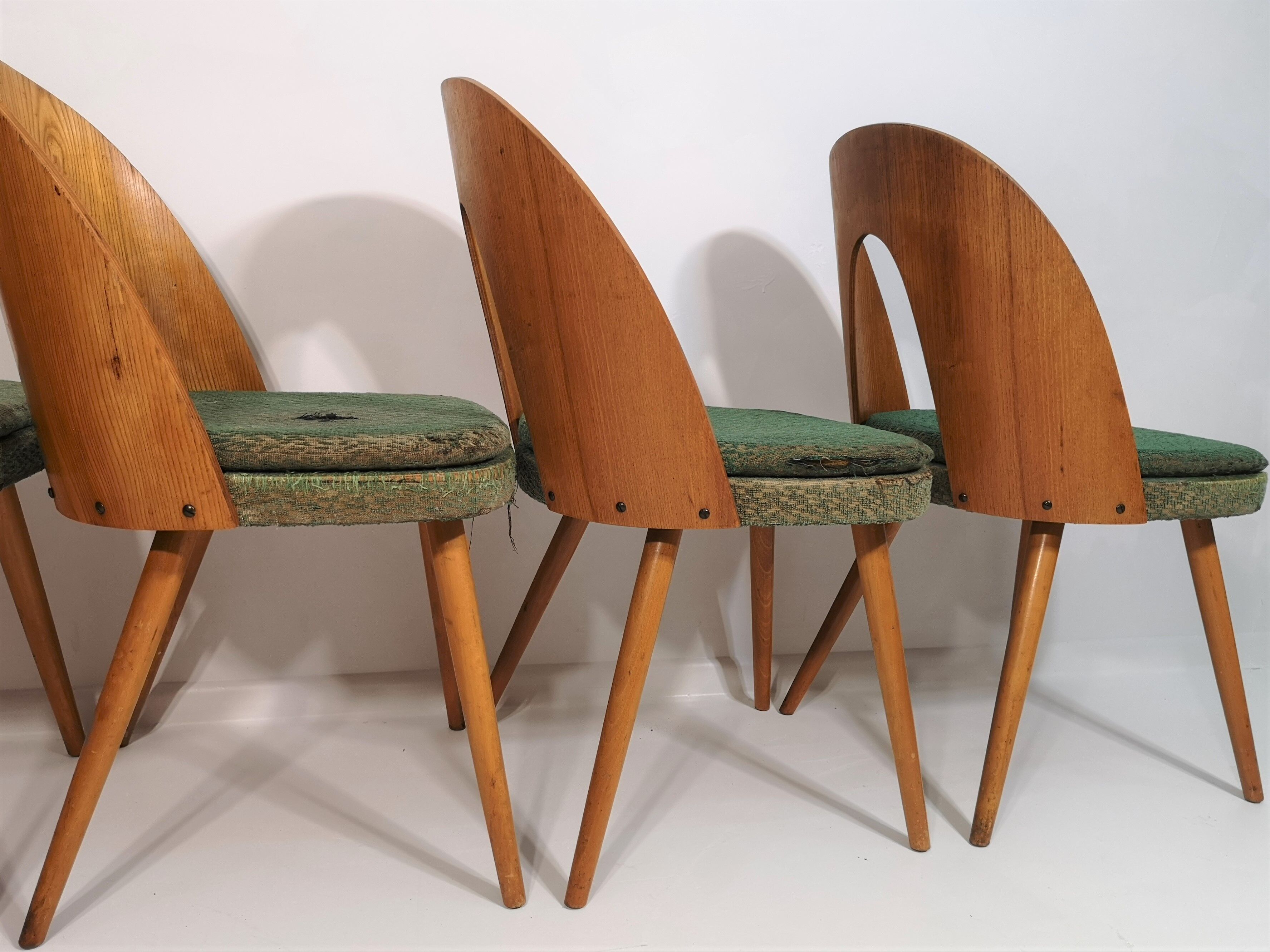 Ensemble de 4 chaises à manger par Antonín Šuman, années 1960