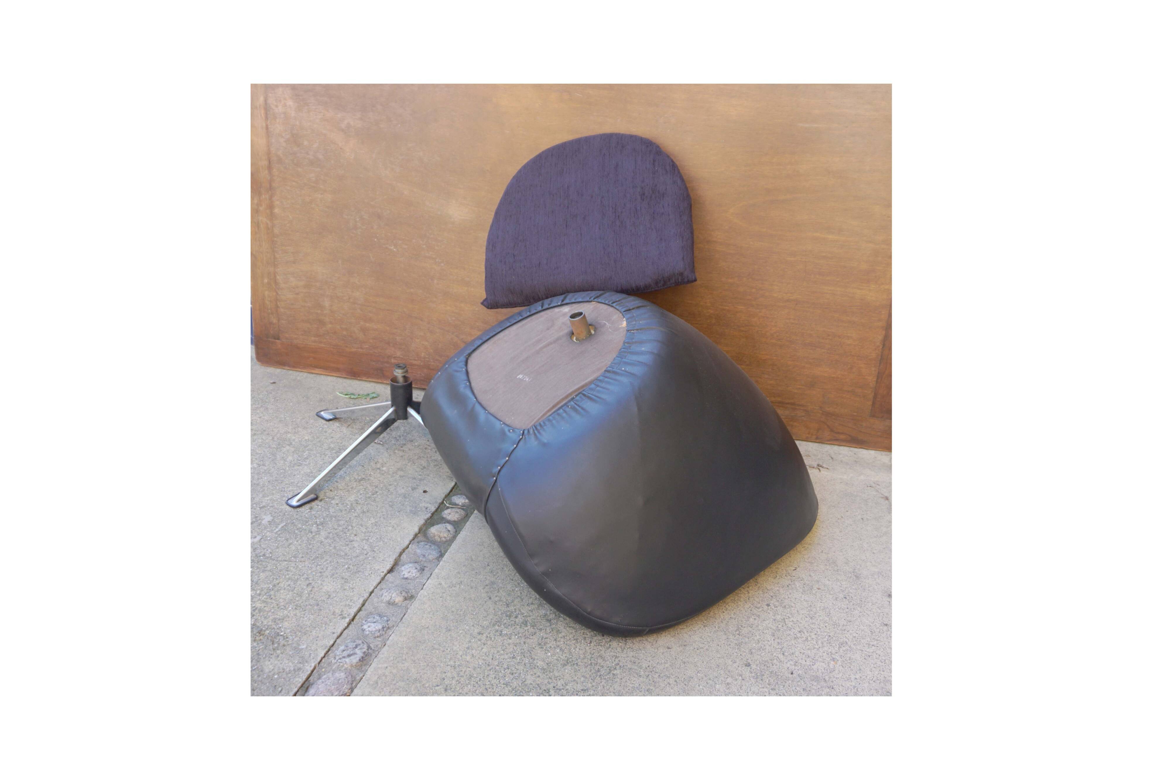 Balloon Shell Armchair "EGG" 60/70 Scandinavian design by Karl Eric Klote for Overman