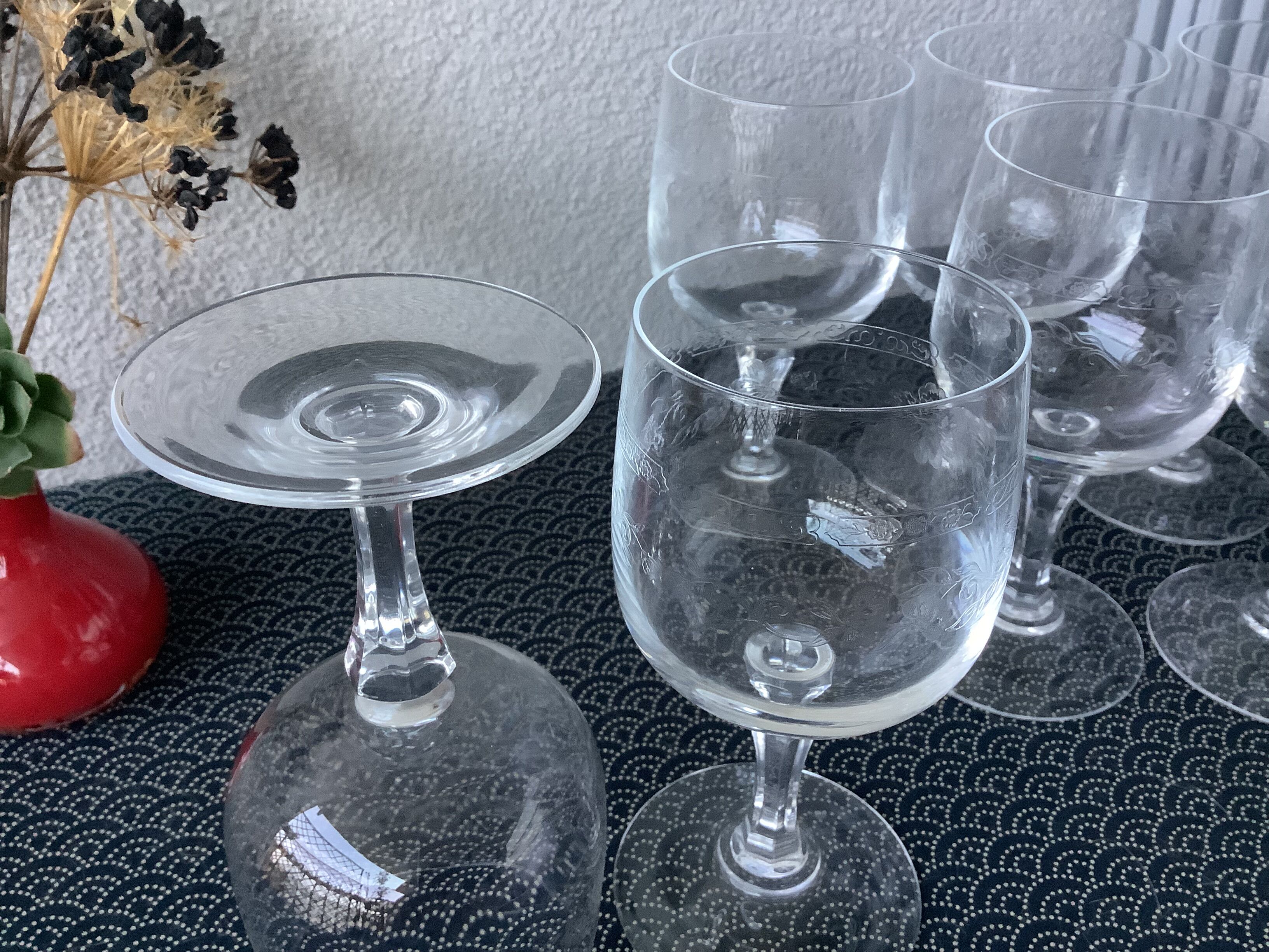 Crystal glasses chiseled on foot Vierzon