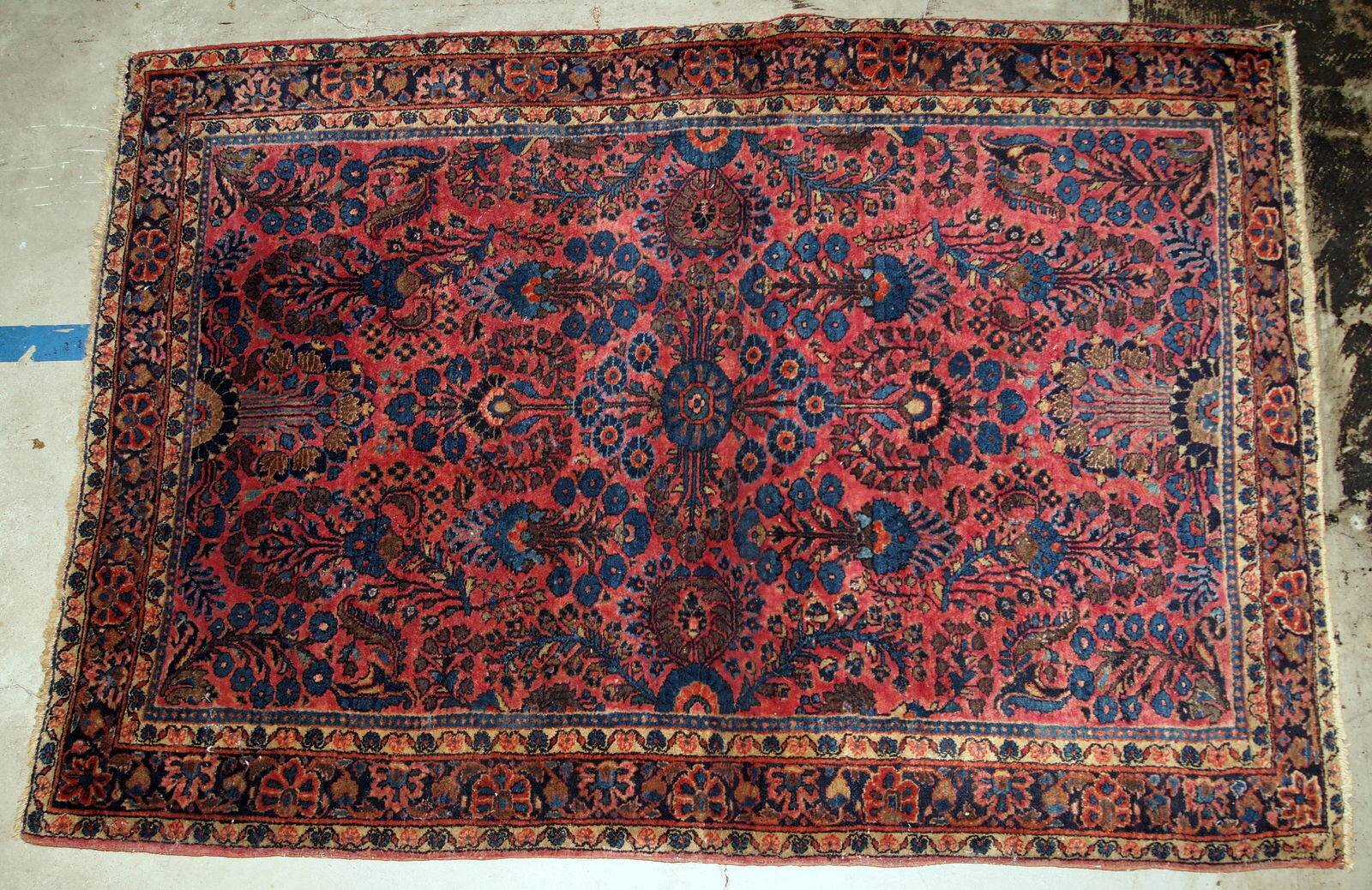 Handmade antique Persian Sarouk rug 94cm x 167cm 1910s