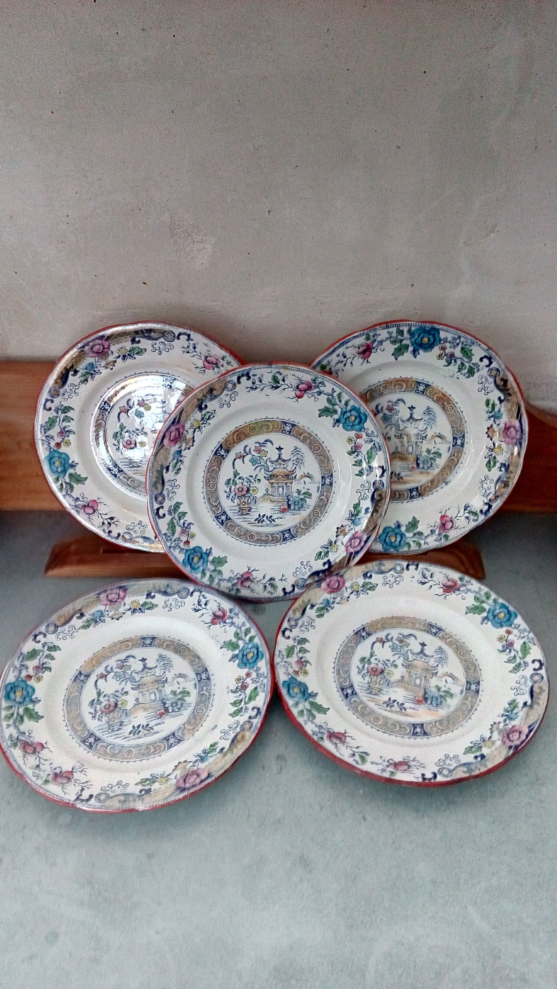 Lot de 5 assiettes à dessert Creil et Montereau Terre de Fer aux motifs de l'Asie