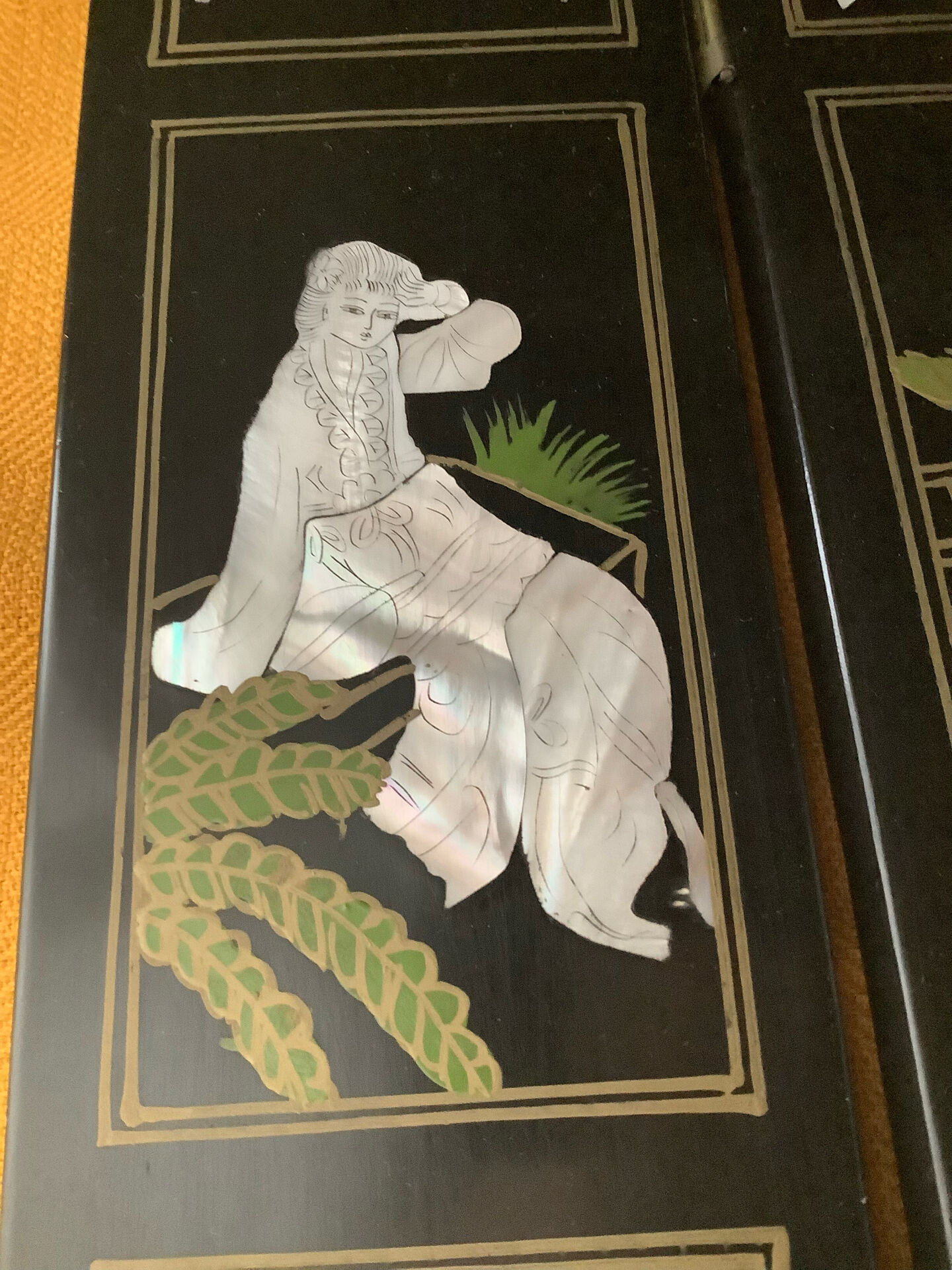 Mini Chinese folding screen Lacquered wood + inlays