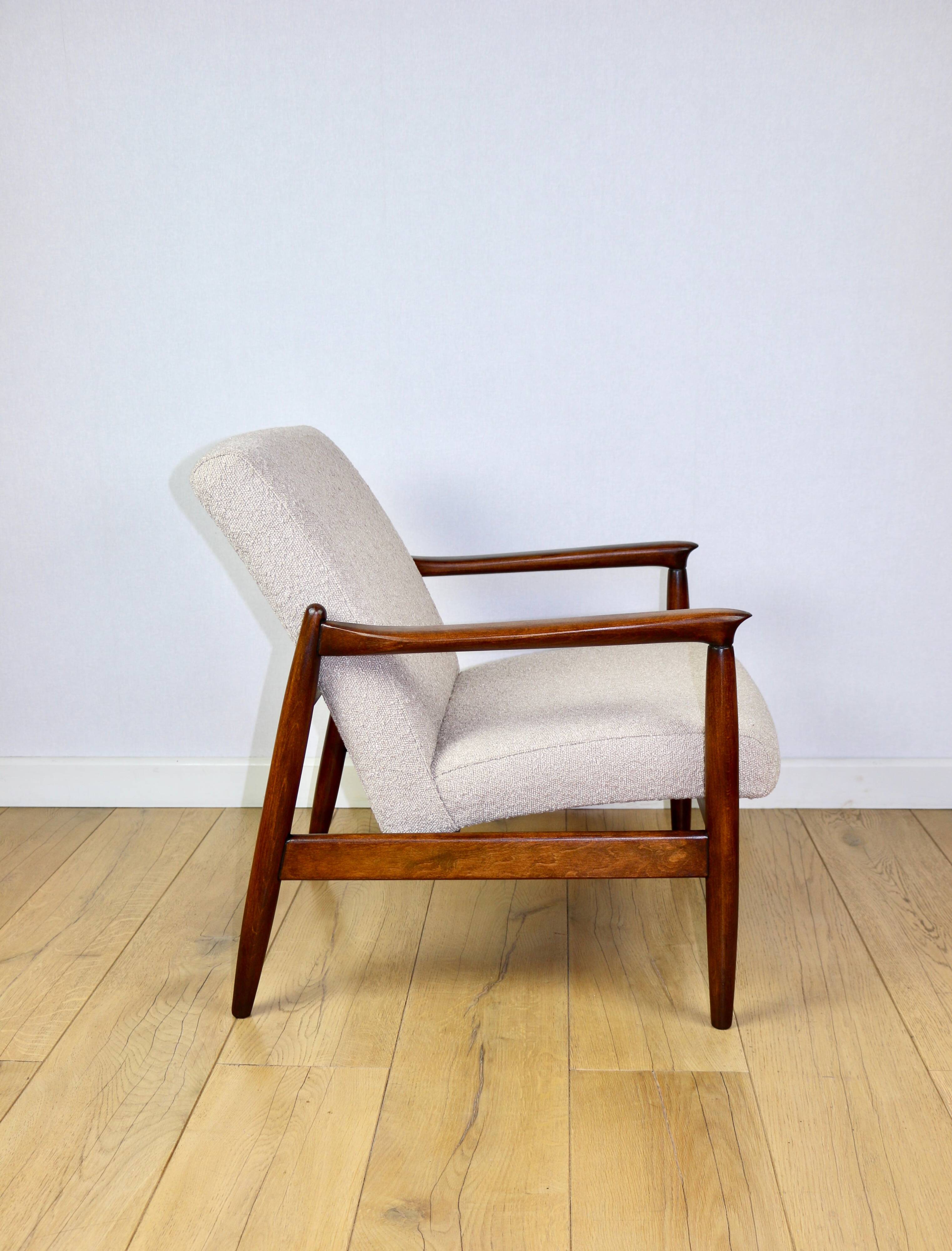 Fauteuil GFM-64, design d'Edmund Homa des années 70, bouclé beige - 2 pièces disponibles