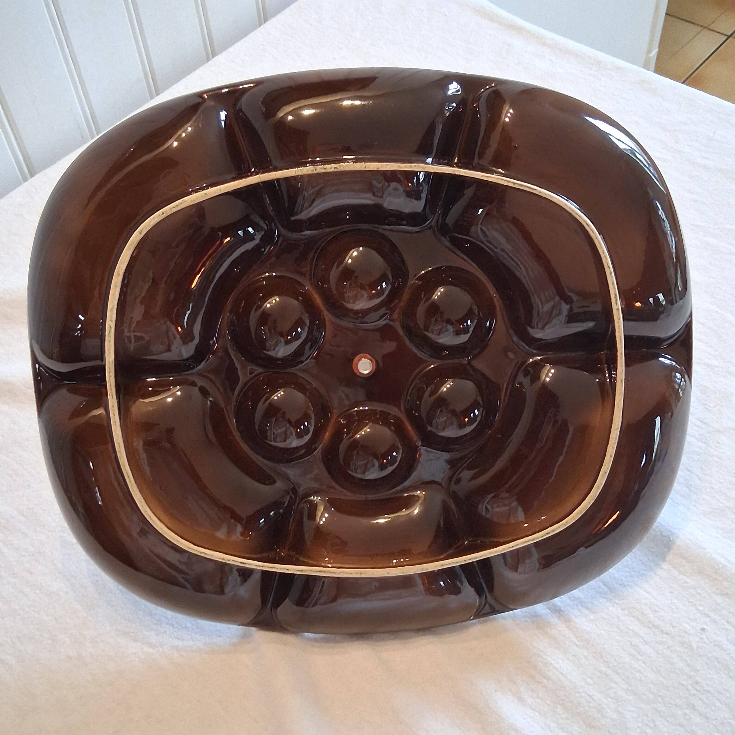 Very nice serving dish for crudités/appetisers in ceramic in very good condition.