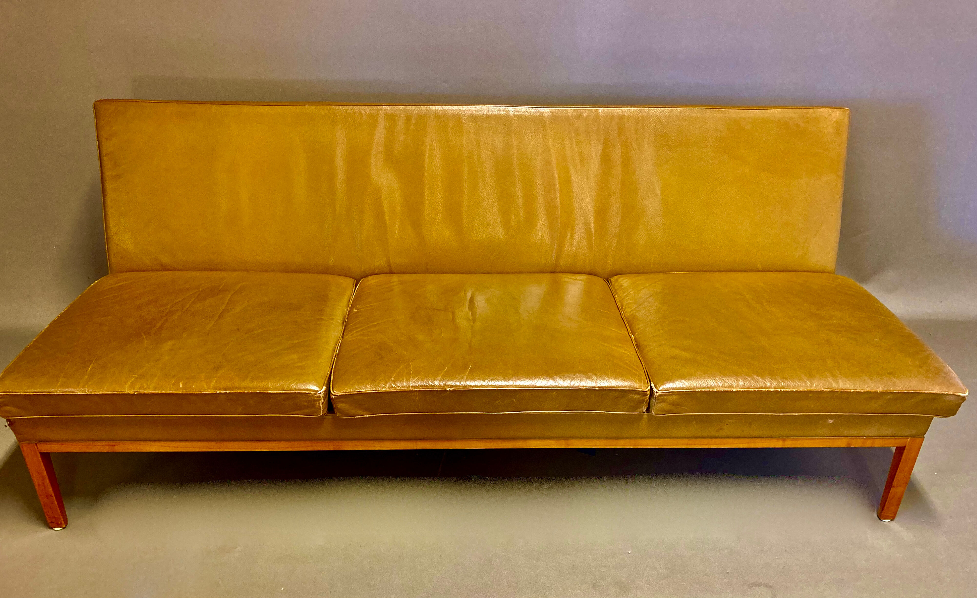 Leather sofa design 1960 Kill International.