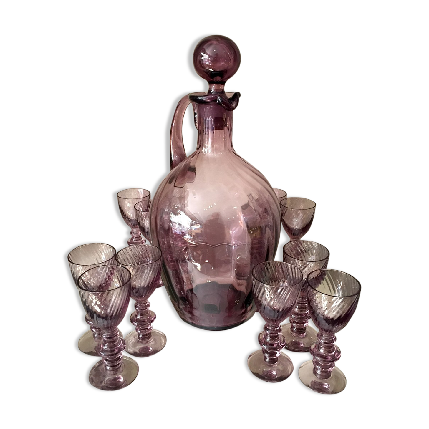 Liquor or drop service in hartzwiller crystal of purple color