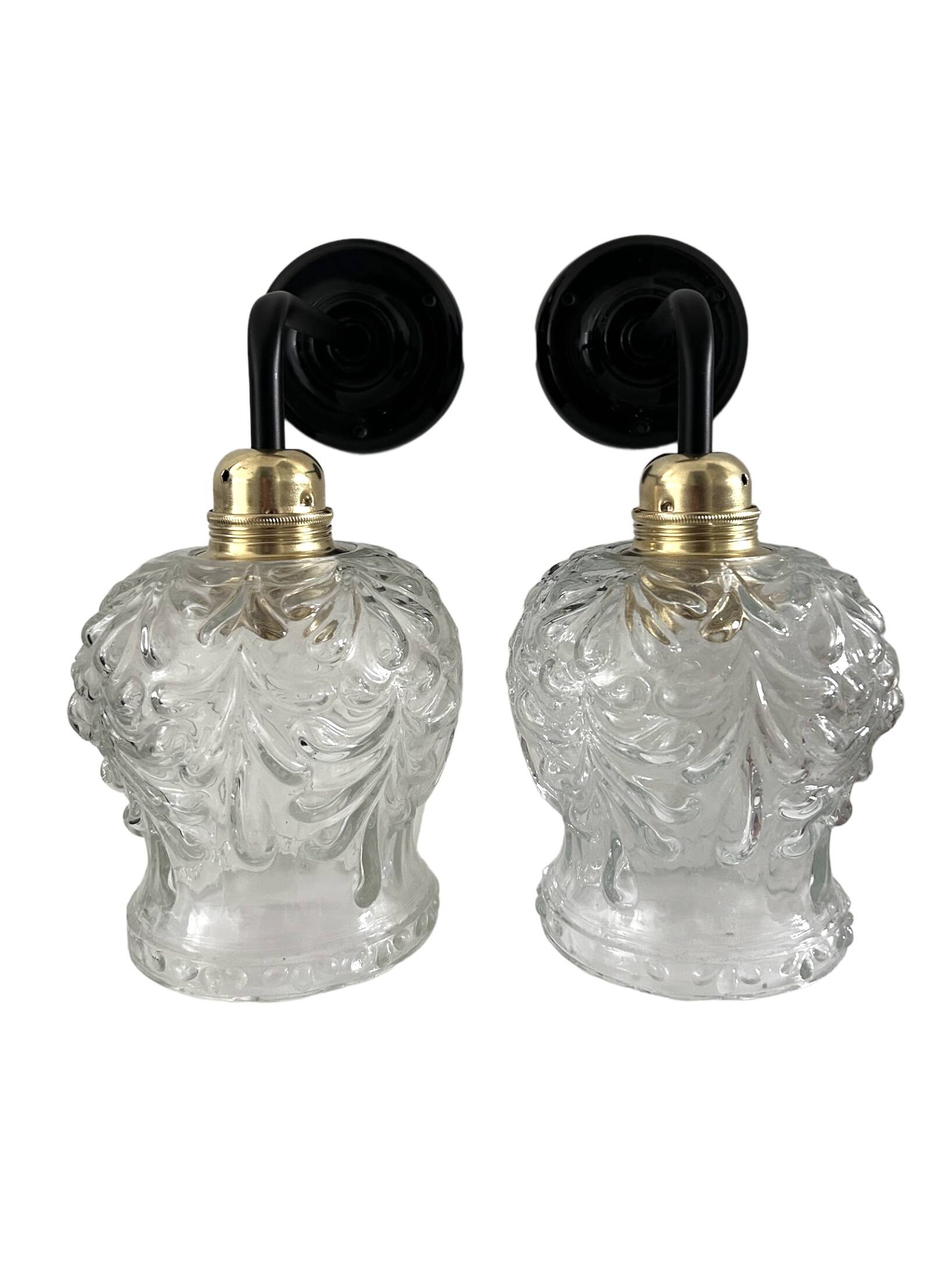 Paire d’appliques murales vintage en verre ciselé