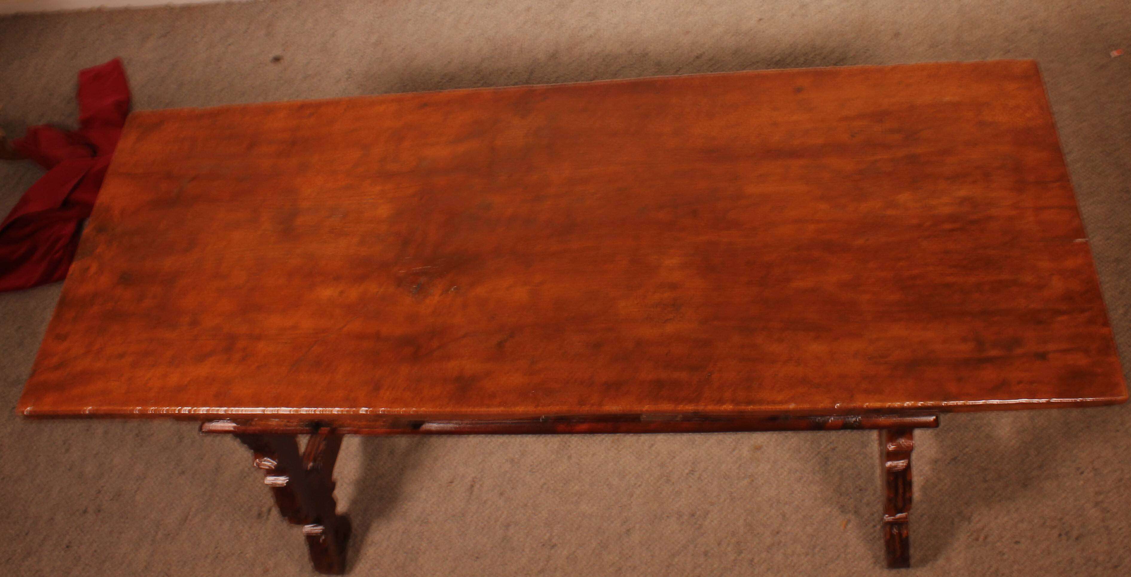 Spanish walnut console - 17th century
