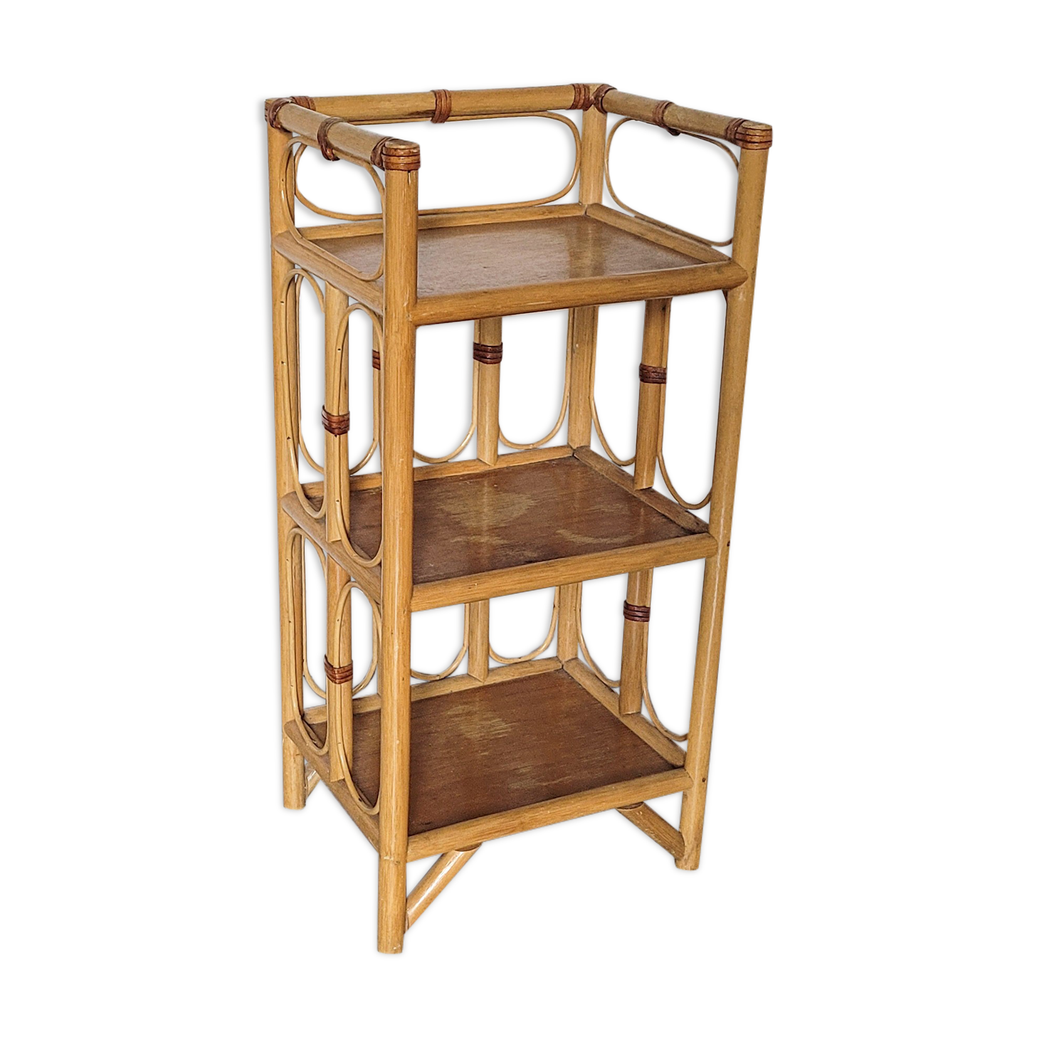 Low rattan shelf