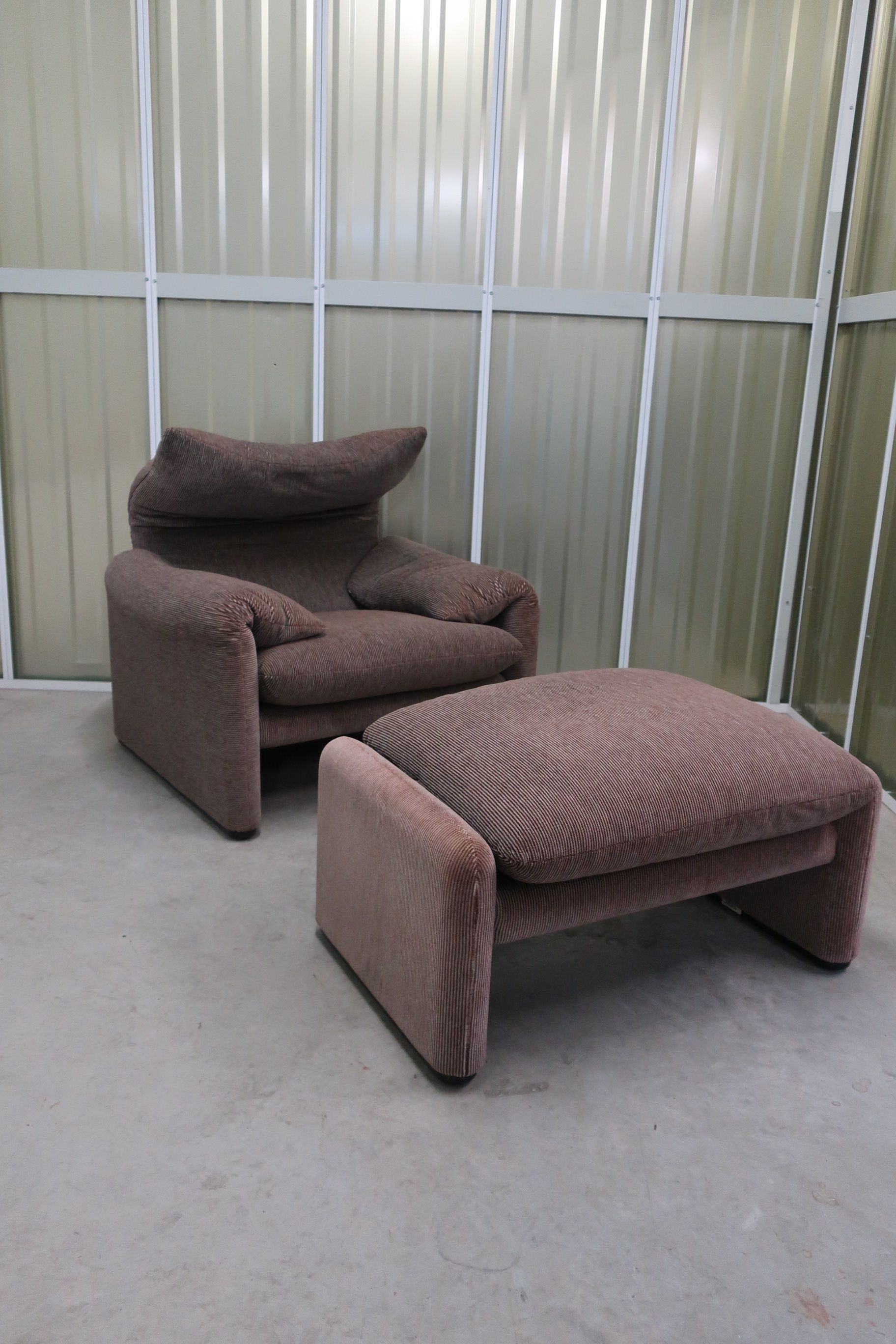 Vintage Maralunga chair and footrest by Vico Magistretti for Cassina