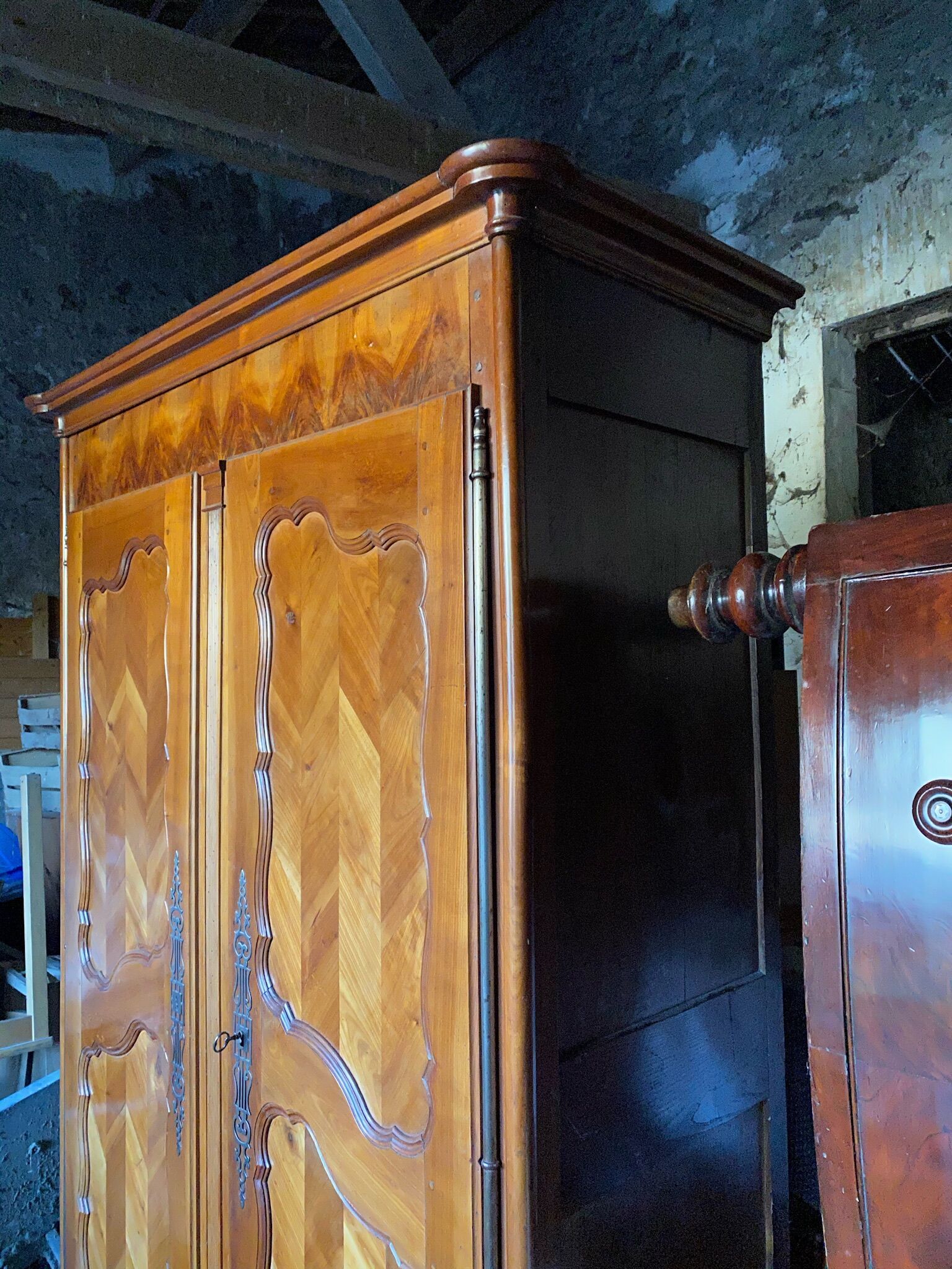 Very nice Louis XV cabinet in cherry