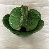 Soup bowl or vegetable in the shape of cabbage slurry