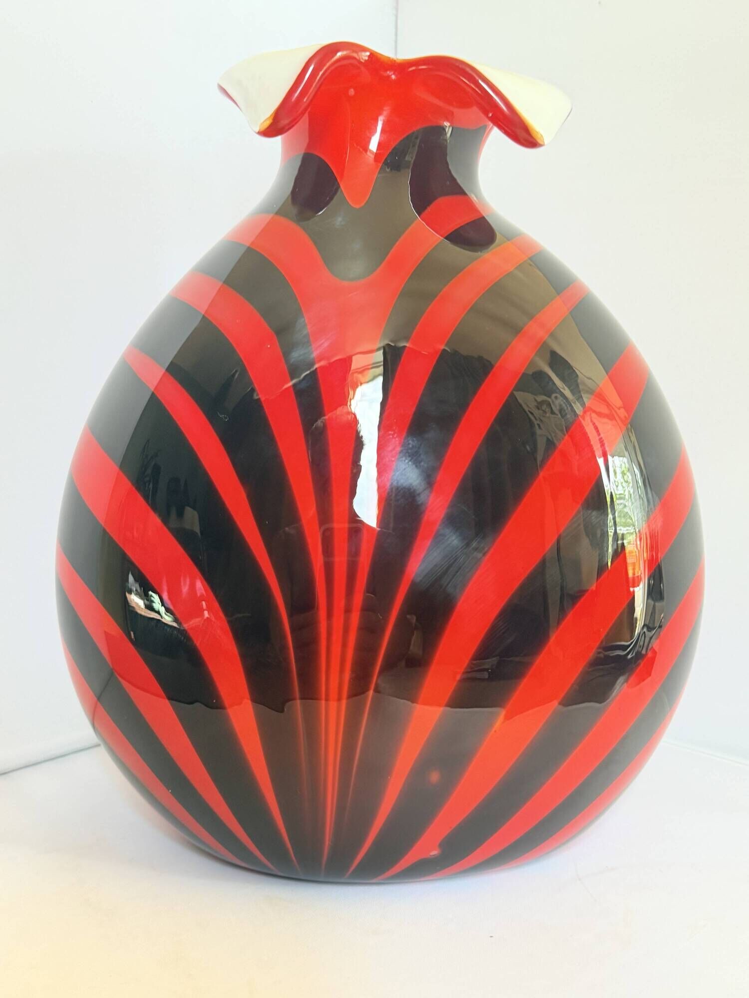 Opaline di Firenze, Murano style Midcentury Modern Vase, 1969, Italy