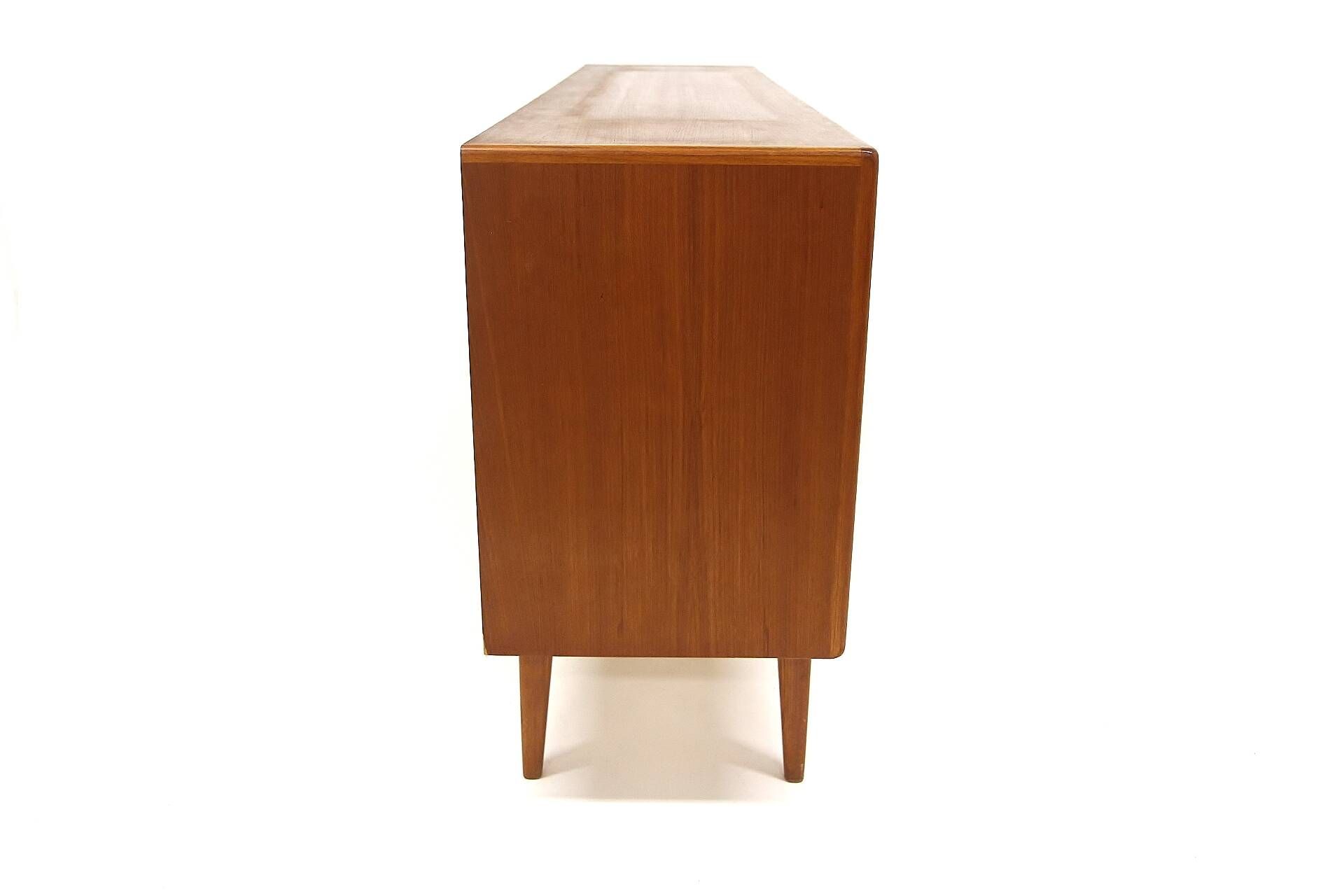 Enfilade scandinave en teck, Möbelfabriken Linden, Horda, Suède, 1960