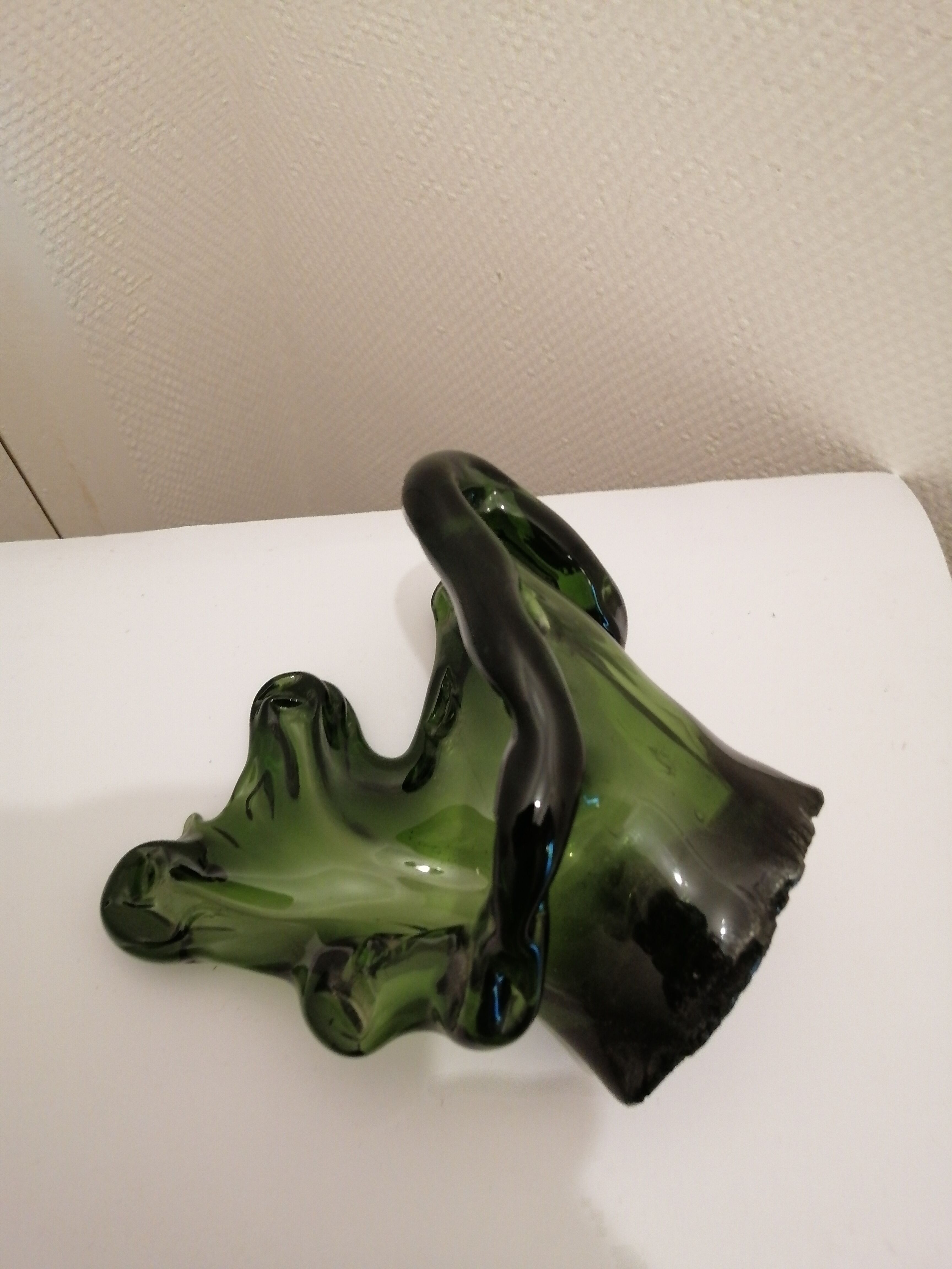 Vase mouchoir en verre soufflé