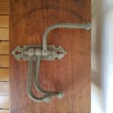 Tin wall patere has 3 hooks