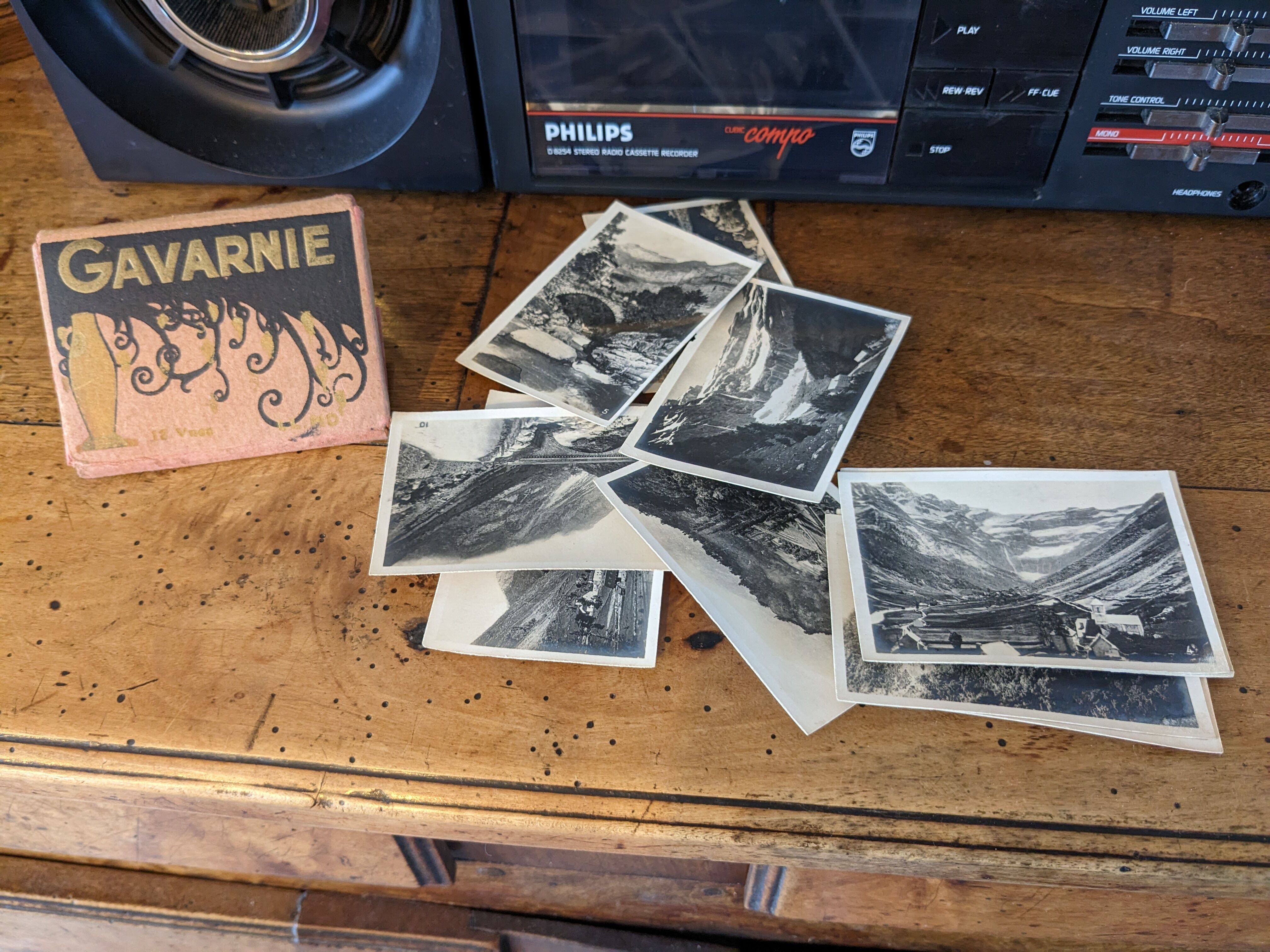 Old souvenir cover of 12 views of Gavarnie 20s