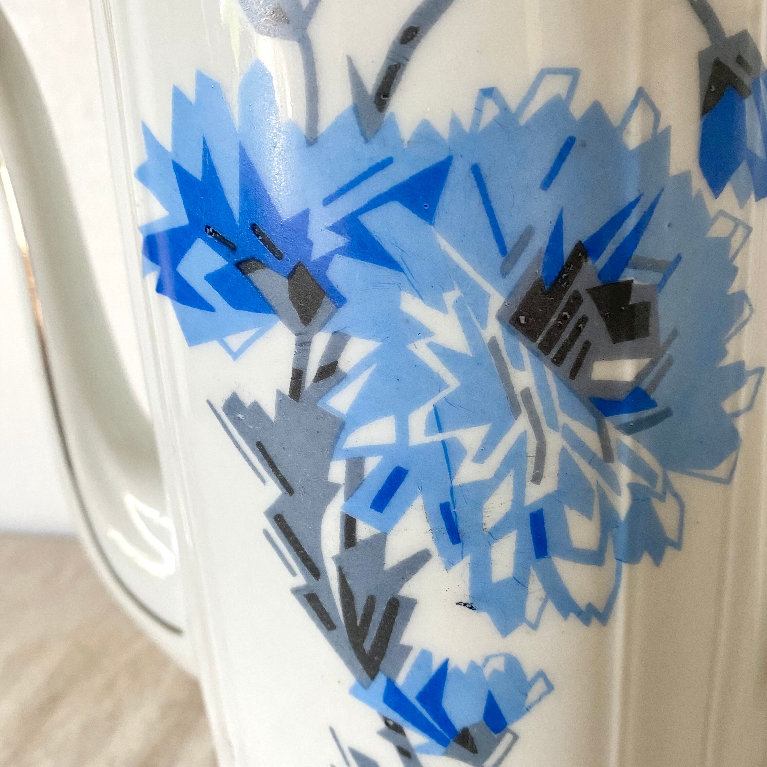 Porcelain teapot 50s