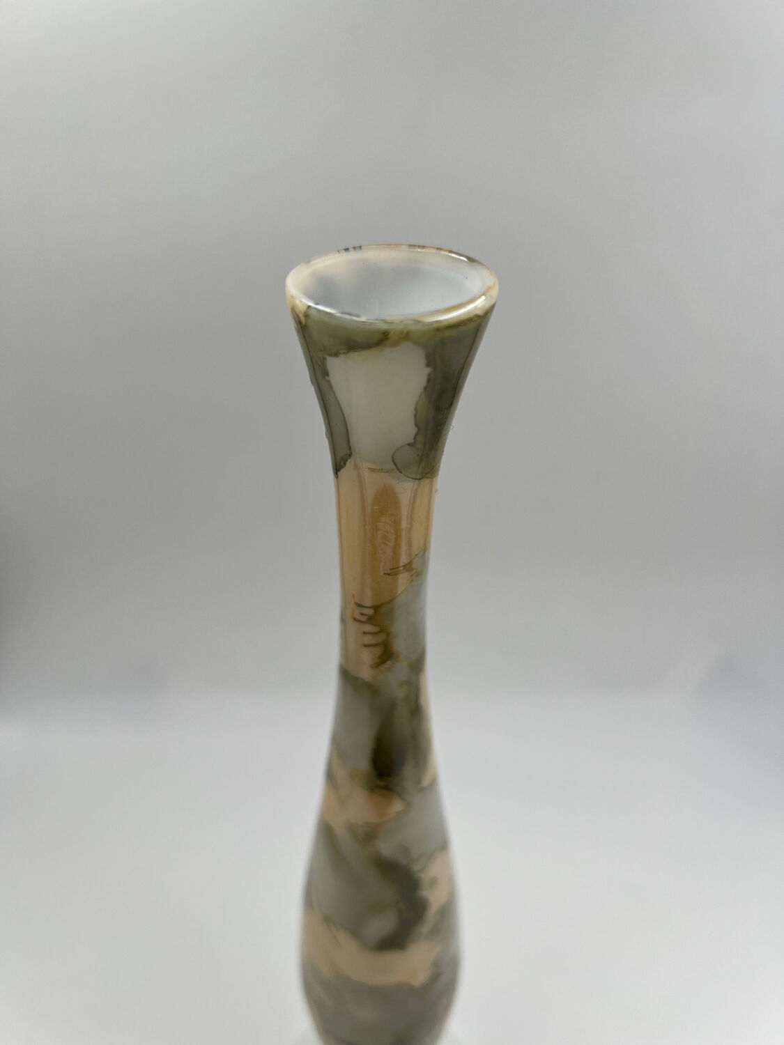 Vase soliflore en opaline